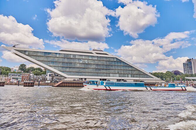 Hamburg: 2-hour harbor cruise - The Sum Up