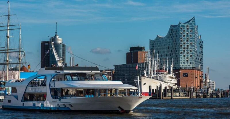 Hamburg: 2-Hour Sightseeing Cruise to Blankenese - The Experience: What to Expect from the Hamburg Harbor Cruise