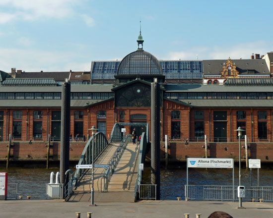 Hamburg: 2-Hour Tour Along the Elbe - Practical Details