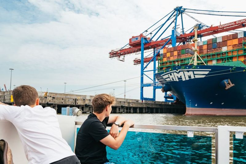 Hamburg: 2-Hour XXL Port of Hamburg Cruise Tour - HafenCity and the Elbphilharmonie: A Skyline Moment That Feels Earned
