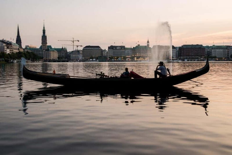 Hamburg: Alster Lake public Tour in a Real Venetian Gondola - The Experience in Detail