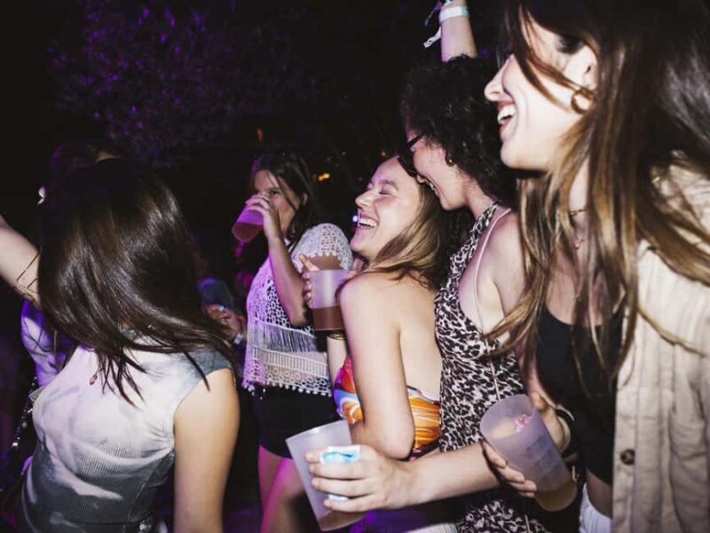 Hamburg: Bachelorette Bar & Club Tour  Champagne, Shots & Party - A Closer Look at the Hamburg Bachelorette Tour