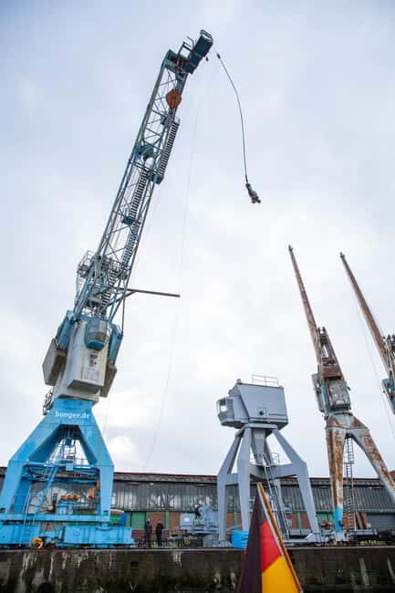 Hamburg: Bungee Jumping 50 Meters High over the Harbor - Key Points