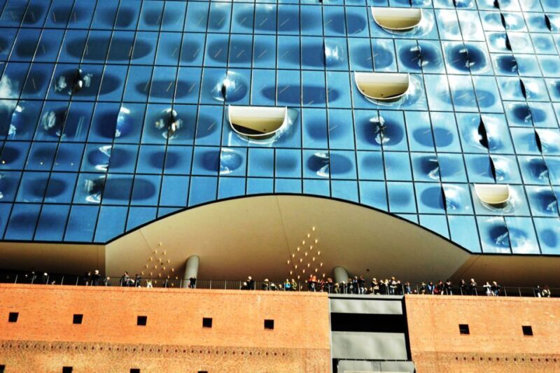 Hamburg: Elbphilharmonie Plaza, Highlights & Surroundings - FAQs