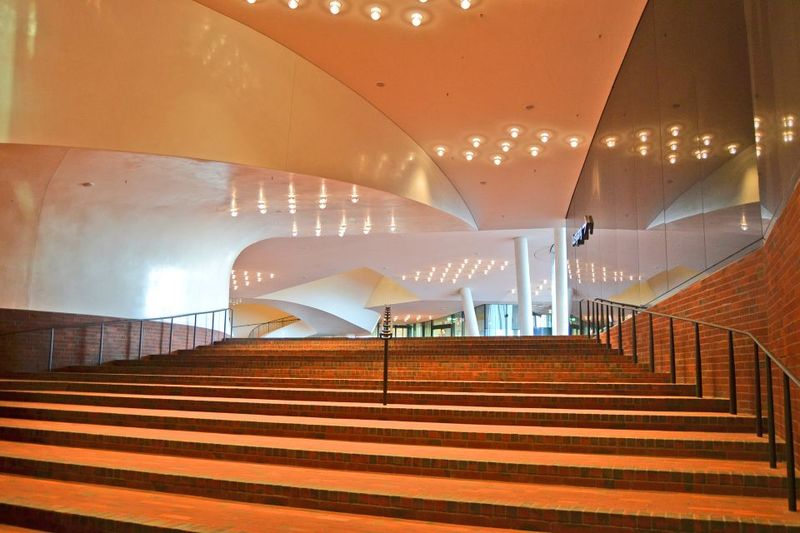 Hamburg: Elbphilharmonie Plaza, Highlights & Surroundings - The exterior lesson: Elbphilharmonie façade and the long build story