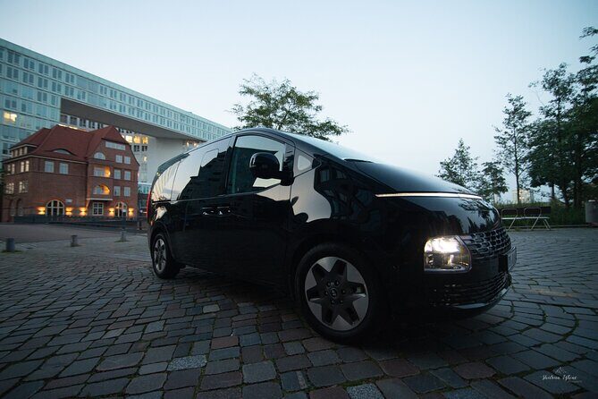 Hamburg for explorers, city tour in a first class van - The Experience: Hamburg’s Highlights in a Luxurious Setting