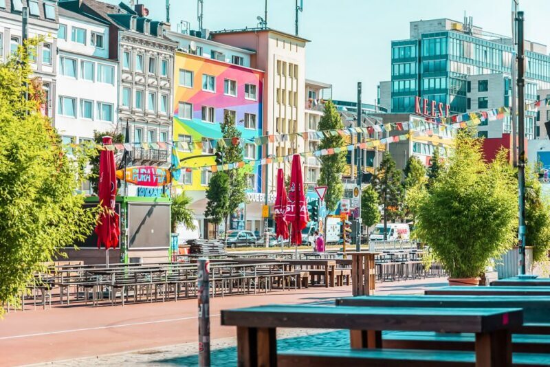 Hamburg: Night Watchman's Tour of St. Pauli in German - Key Points