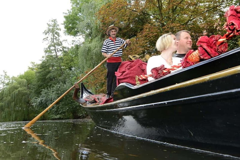 Hamburg: private Tour in the royal Venetian Alstergondel - Who Will Love This Tour?