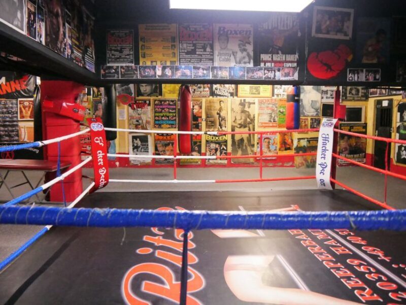 Hamburg: Reeperbahn Tour with English-Speaking Guide - The Highlight: Zur Ritze and Its Boxing Cellar