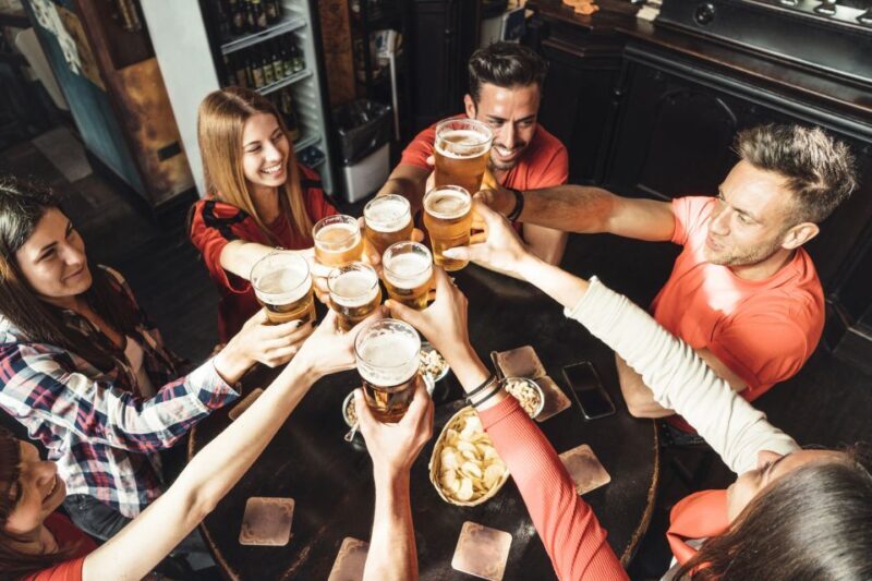 Hamburg: Schanzenviertel Food and Beer Tour - Sampling a variety of interesting beers