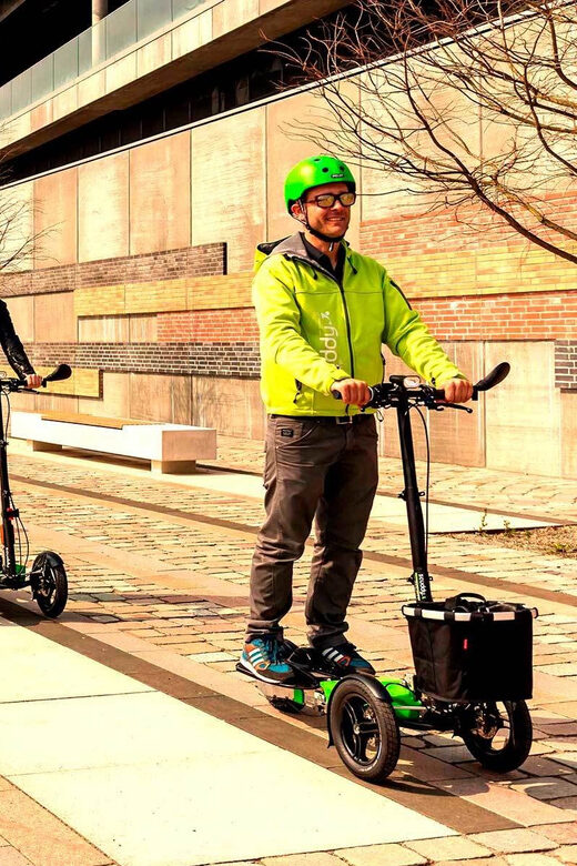 Hamburg: Sightseeing Tour with 'Scuddy' - 2h - What to Expect from the Hamburg Scuddy Tour