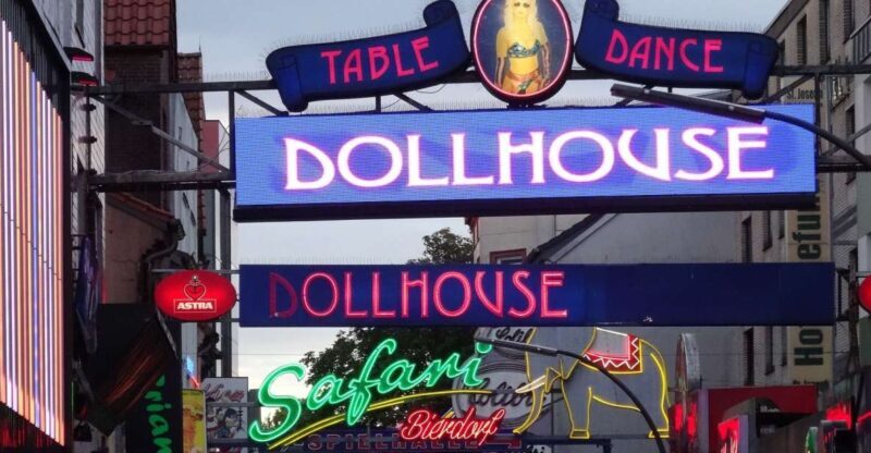 Hamburg: St. Pauli (18+) Private Guided Walking Tour - Key Points