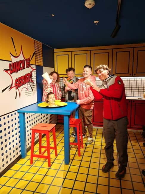 Hamburg: Ticket for the Paradox Museum - A Closer Look at the Exhibits