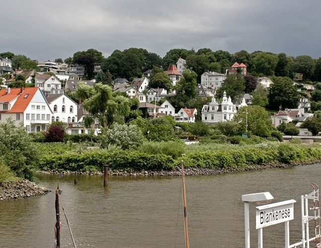 Hamburg: Tour of Blankenese on the Banks of the Elbe - A closer look at the Blankenese Tour