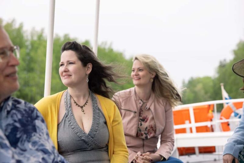 Hämeenlinna: Hiidenjoki river Cruise - Onboard Comfort and Facilities