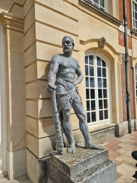 Hampton Court and Windsor Castle, a right Royal day out. - Key Points