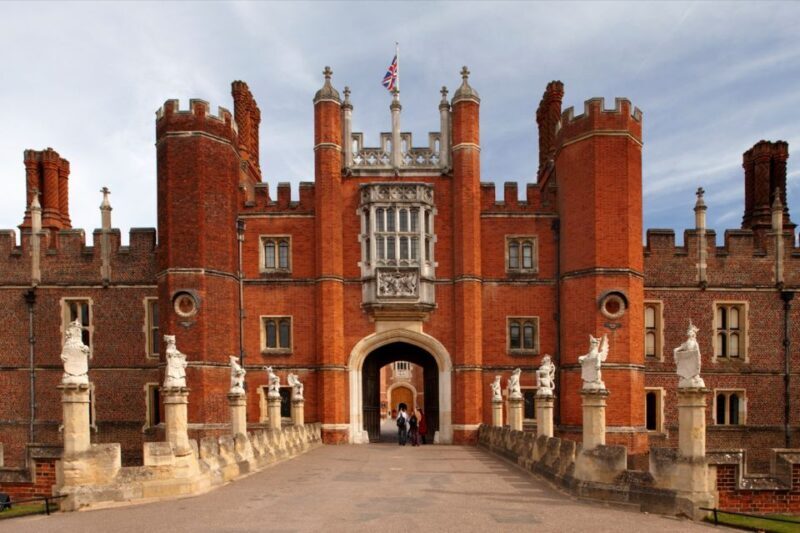 Hampton Court Palace and Windsor Castle Private Car Tour - Is It Worth the Price?