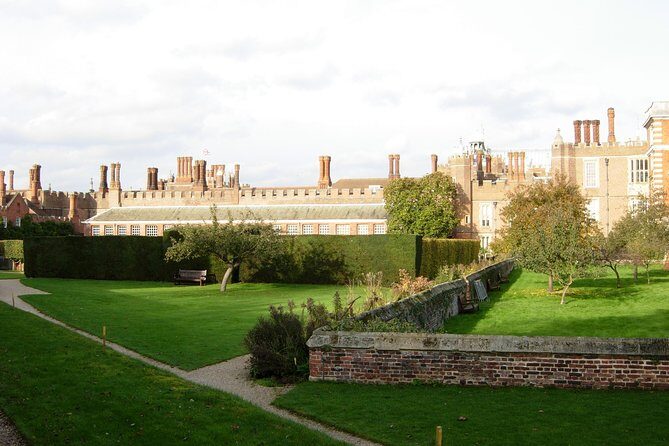 Hampton court palace private tour from London - Who Is This Tour Best For?