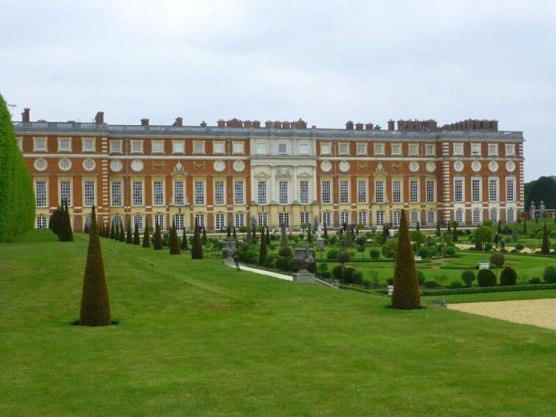 Hampton Court Palace Private Tour with Fast Track Pass - Who Is This Tour Best For?
