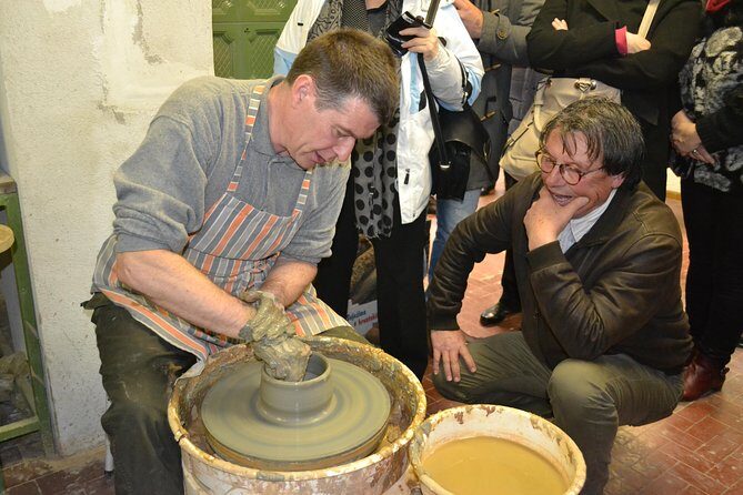 Hands on clay - be creative and make a pot - A Closer Look at the Hands-On Clay Workshop