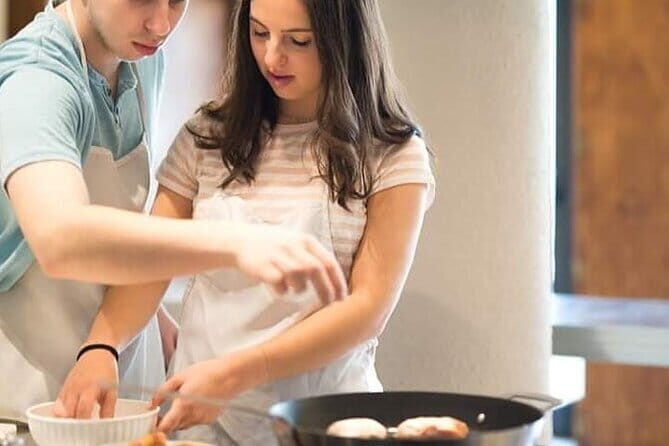 Hands on Deluxe Traditional 4-course dinner with fresh pasta - What’s the Experience Like?