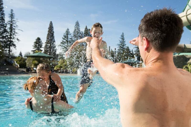 Hanmer Springs: Thermal Pools Single or Return Entry Ticket - Family and Group Considerations