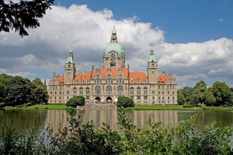Hannover: New Town Hall exclusive Guided Walking Tour - Practical tips for your visit