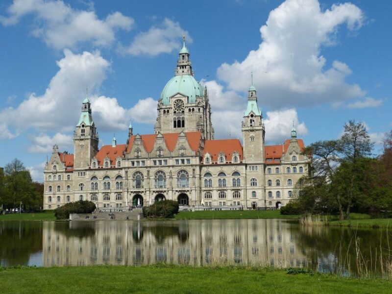 Hannover: Private Guided Walking Tour - Tour Logistics and Practical Details