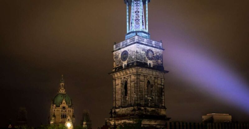 Hanover: Flashlight Guided Walking Tour at Night - An In-Depth Look at the Hanover Night Tour