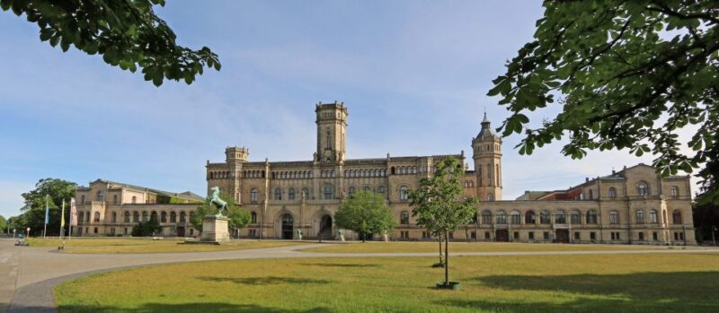 Hanover: Guided Walking Tour of the Nordstadt District - An Honest Look at the Nordstadt Walking Tour