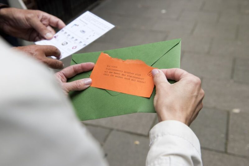 Hanover: Linden-Limmer Krimi-Rätsel-Tour - The Group Dynamic & Atmosphere