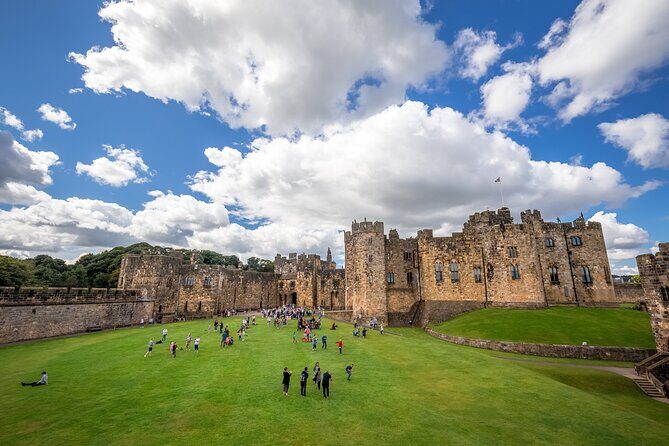 Harry Potter's Alnwick Castle and Scottish Borders Day Trip - What the Reviews Say