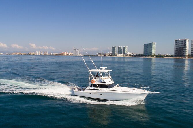 Hatteras 42-44' Classic Yachts in Puerto & Nuevo Vallarta - Key Points