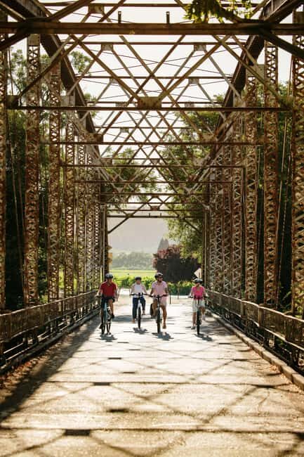 Healdsburg: Guided Electric Bike Wine Tour with Winery Stops - Key Points