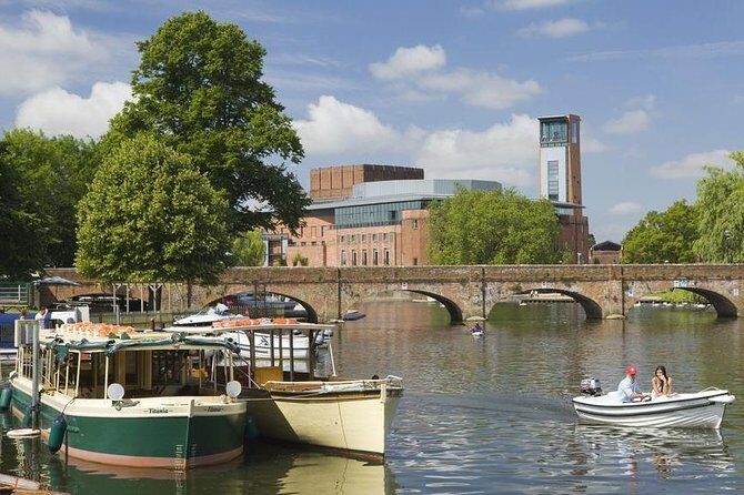 Heathrow Airport Private Transfer Service To Stratford-upon-Avon - Who Should Consider This Service?