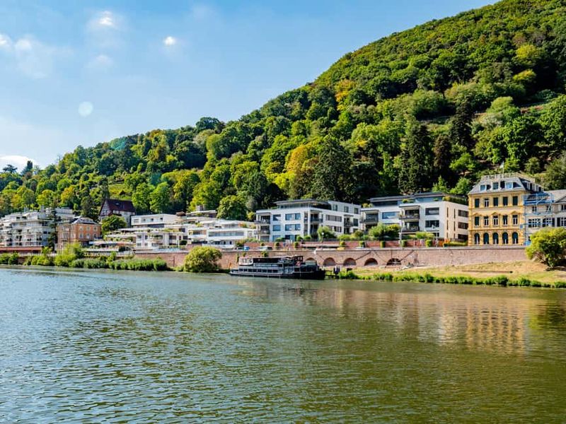Heidelberg: Neckar River Sightseeing Boat Tour with Drink - Deck Choice and Photo Tips Without Stress
