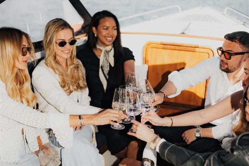 Heidelberg: Private boat trip with captain, 1.5 hours, up to 12 guests, from 40 per person. - The Experience in Detail