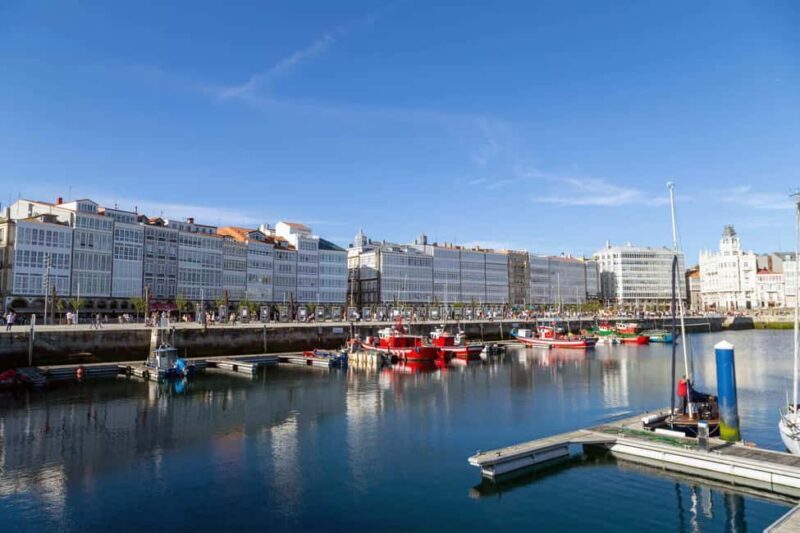 Hello La Coruna: Private 2-Hour Intro Walk with Local Guide - The Guide: Knowledgeable and Friendly