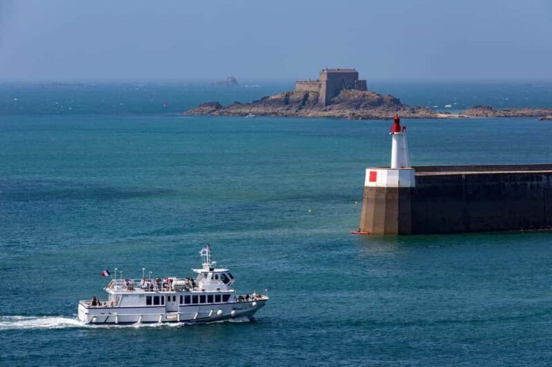 Hello Saint-Malo: Private 2-Hour Intro Walk with Local Guide - Tasting a Local Specialty