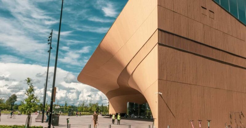 Helsinki Walking Tour with a Sociologist - Who Should Sign Up?