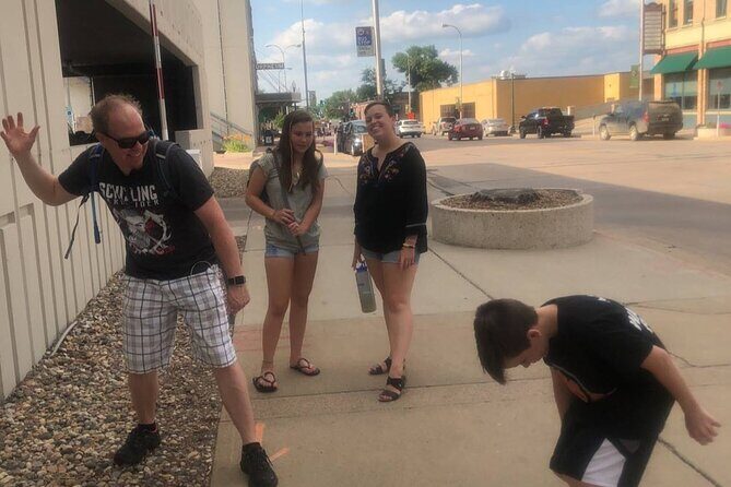 Henderson City Scavenger Hunt - Meeting Points and Accessibility