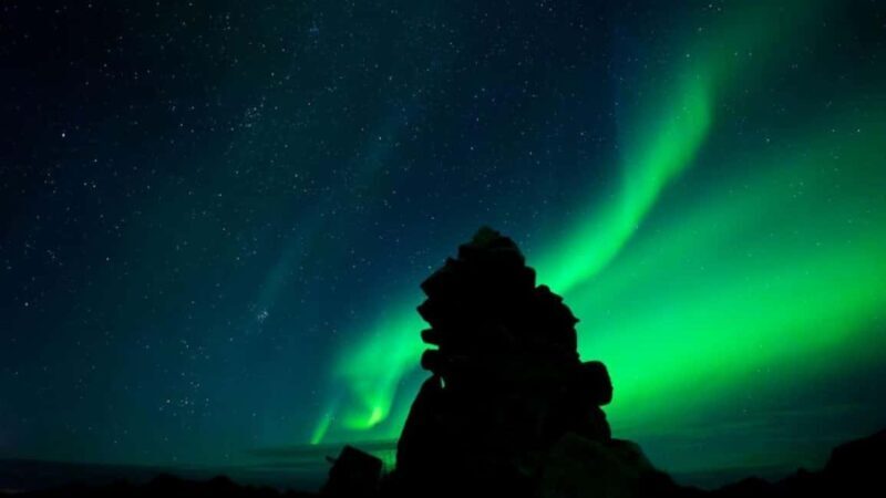 Henningsvær: Northern Lights Tour with Photographer - Key Points: