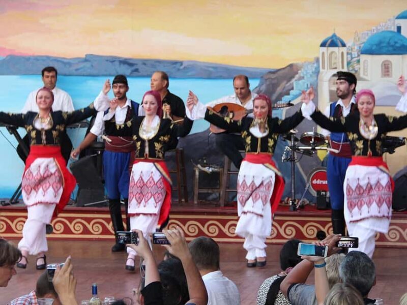 Heraklion: Cretan Folklore Night with Dinner & Transfers - Key Points