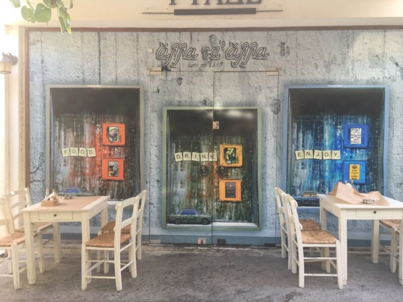 Heraklion: History & Culture Walking Tour with Food Tasting - The Experience and Atmosphere