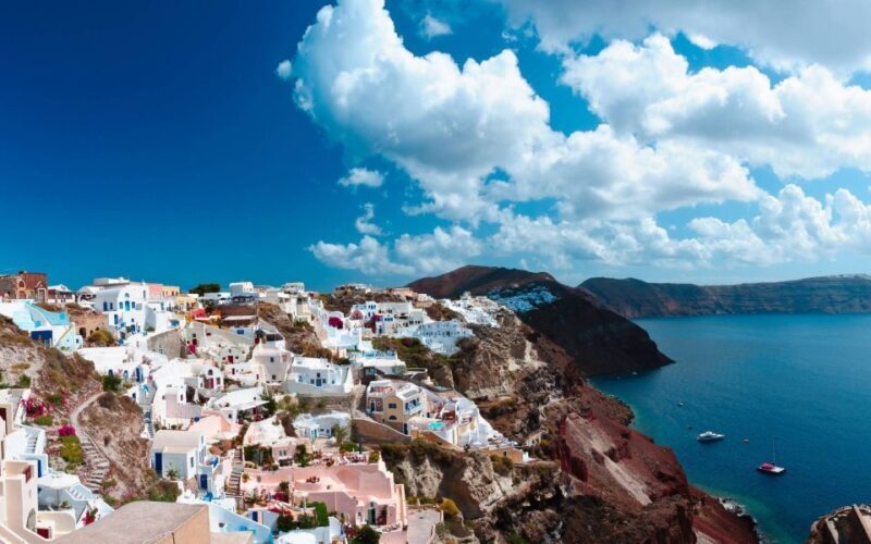 Heraklion: Santorini Day Trip with Boat Transfer & Oia Visit - Who Should Consider This Tour?
