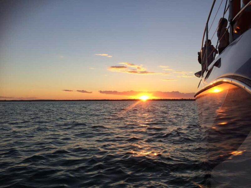 Hervey Bay Champagne Sunset Sail - What Is the Hervey Bay Champagne Sunset Sail?