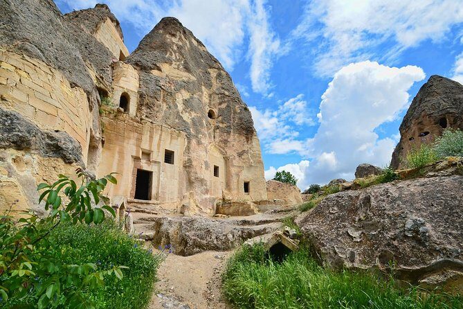 Hidden of Red Cappadocia: 1 Day Private Guided Tour - Uchisar Castle