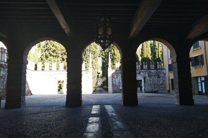 Hidden Verona & Giusti Garden- 3 hour private walking tour - A Detailed Breakdown of the Itinerary