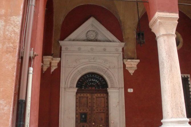Hidden Verona & Jewish District -3 hour private walking tour - What to Expect During the Tour