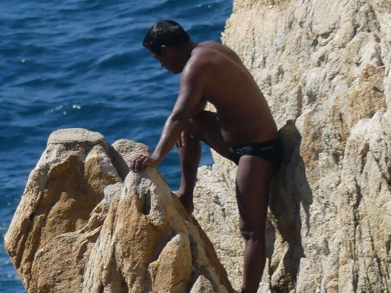 *High Cliff Diver Show & Round Trip Transportation - The Itinerary in Detail